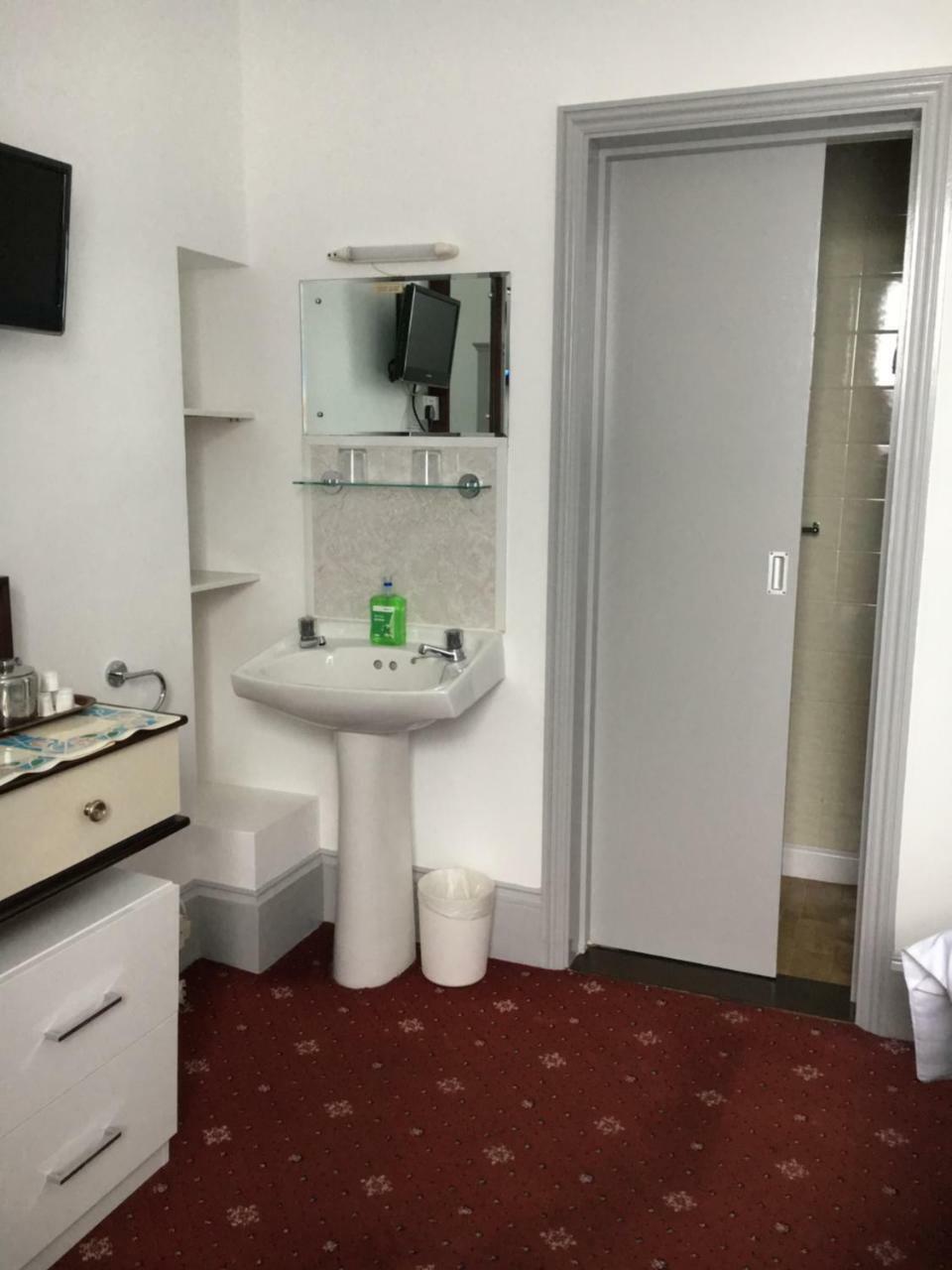 Avoca Villa Guest House Saint Helier Bagian luar foto